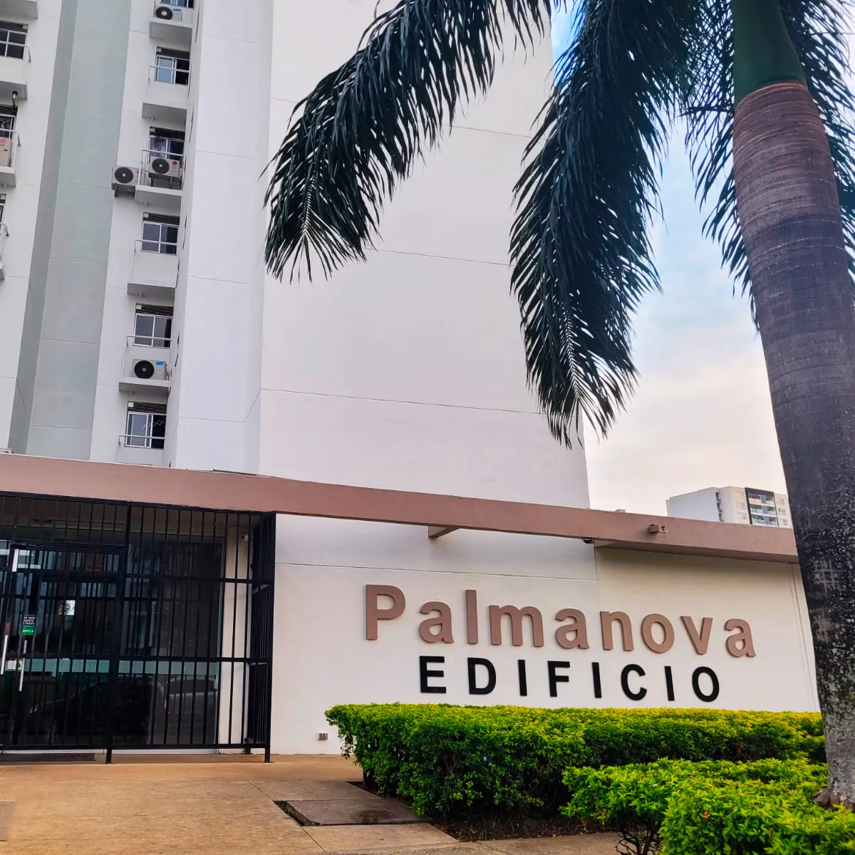 Entrada del edificio Palmanova