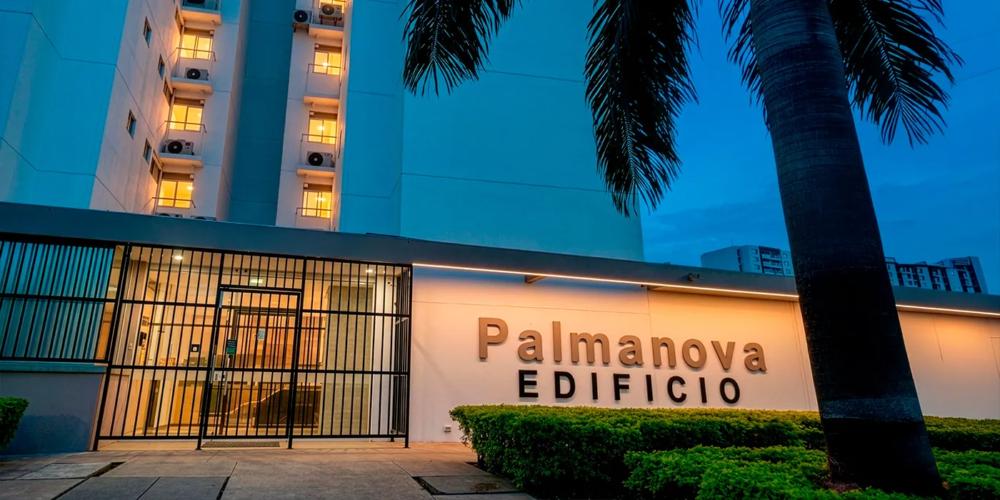 Entrada del edificio Palmanova